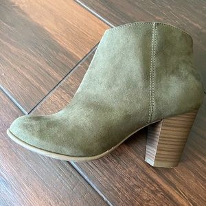 Olive green Old Navy ankle boots
